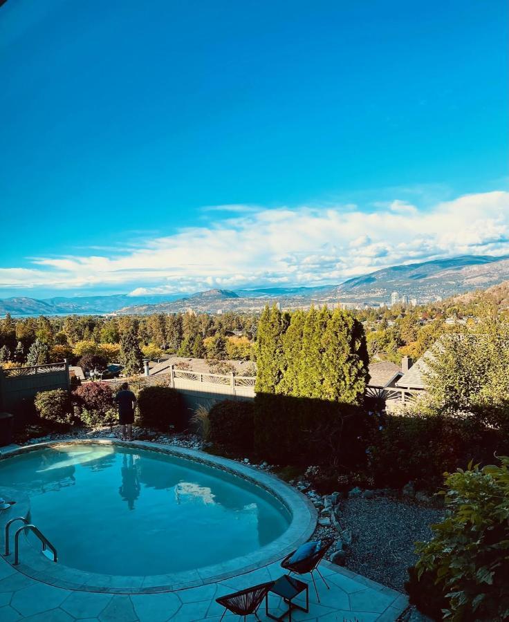 A Vista Villa Couples Retreat Kelowna Exterior photo